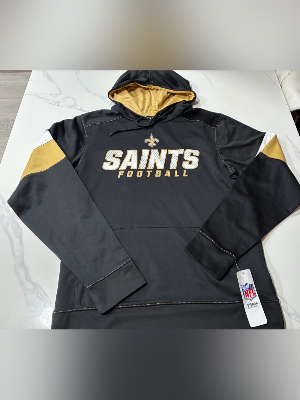 New Orleans Saints Men’s Hoodie (Medium) Retails For $60